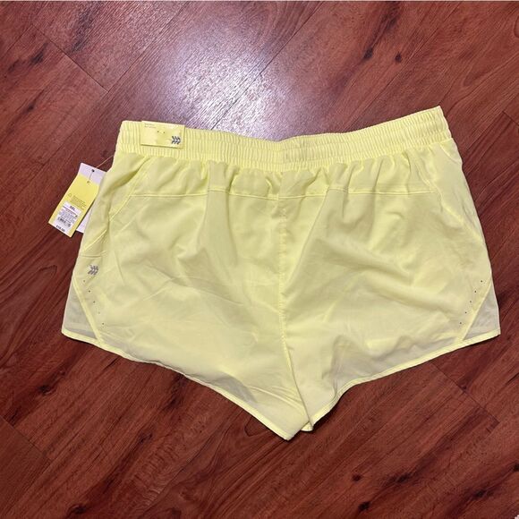 NWT [all in motion] mid rise hilighter yellow run short 3” - Picture 7 of 9